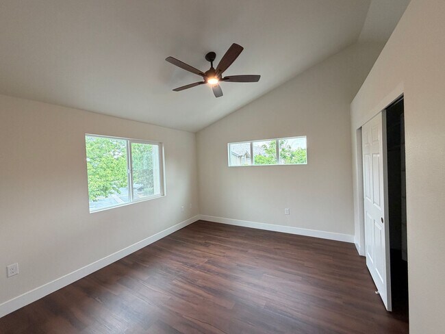 Building Photo - Remodeled Top-Level Condo in Pool Community Near Shopping & Dining