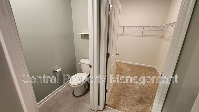 Building Photo - 731 Liberty Walk Ln