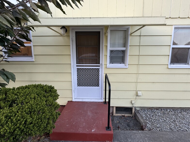Building Photo - 3545 Dolbeer St