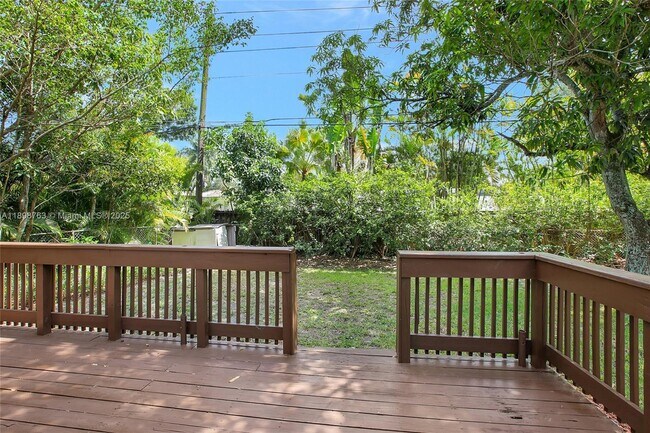 Building Photo - 5386 Balsam Terrace