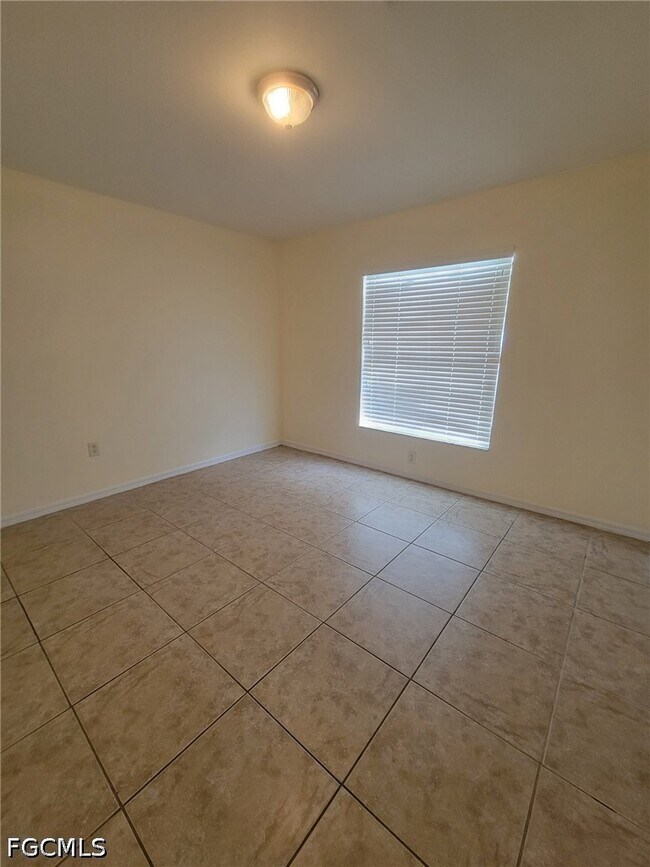 Building Photo - 8071 Liriope Loop