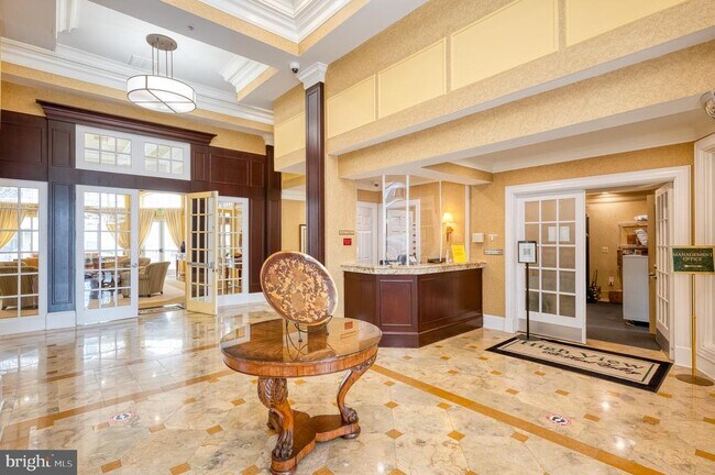 Building Photo - 400 Symphony Cir