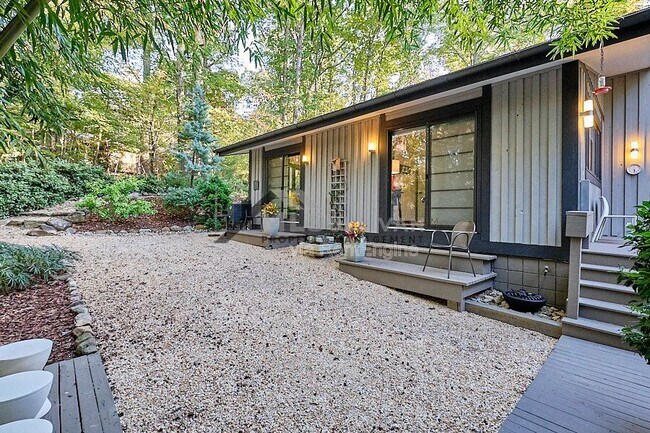 Building Photo - 500 Bayberry Dr