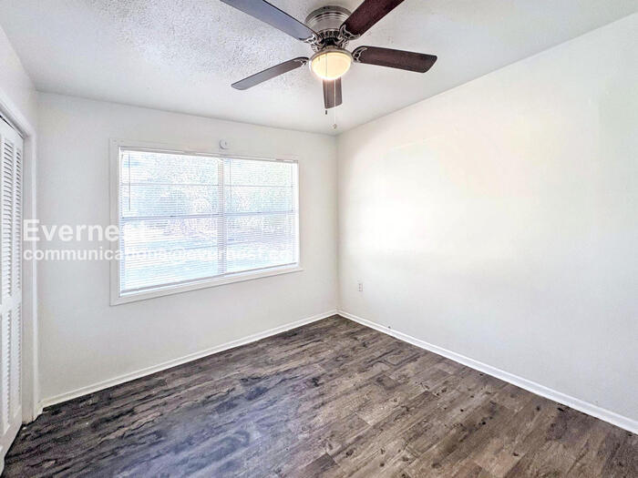 Building Photo - 2740 Teresa Dr