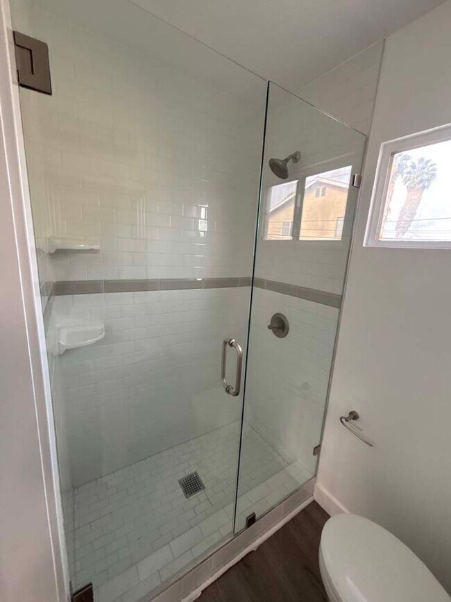 Building Photo - 915 Broadway St