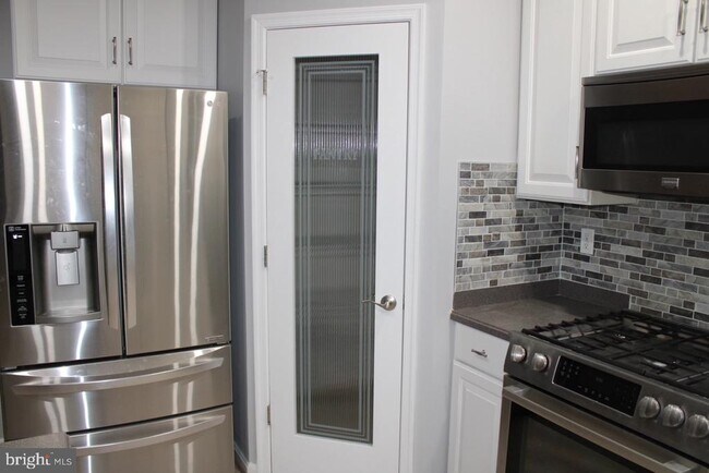 Building Photo - 222 Mary Jane Ln