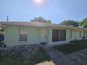 Building Photo - 1824-1826 Lake Mariam Dr