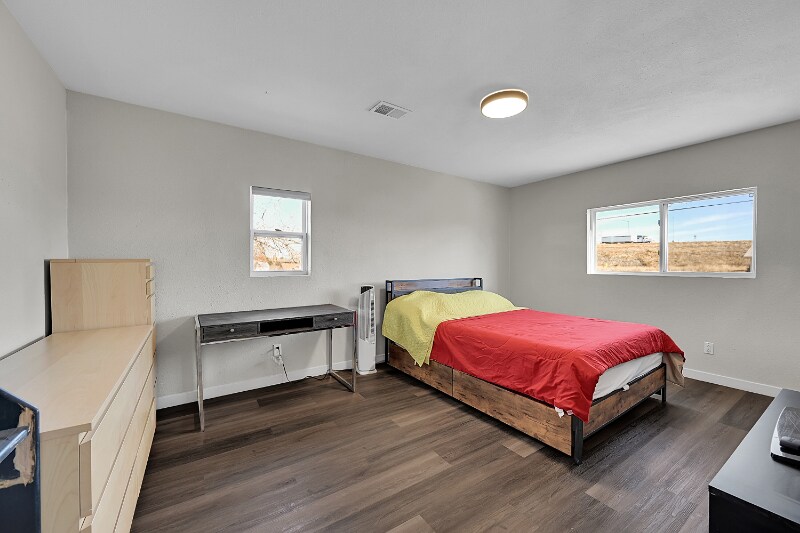 Building Photo - 660 Hickory St