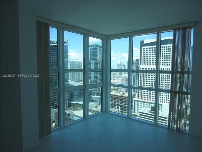 Building Photo - 951 Brickell Ave