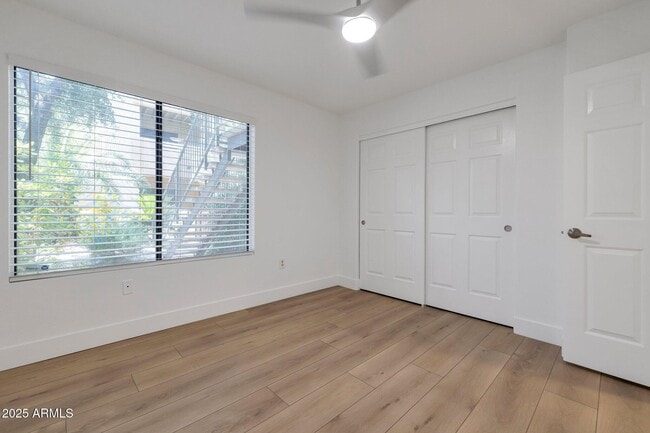 Building Photo - 9990 N Scottsdale Rd