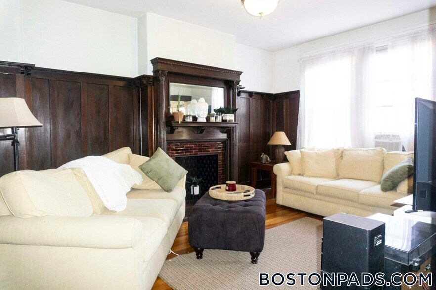 Primary Photo - 32 Orkney Rd