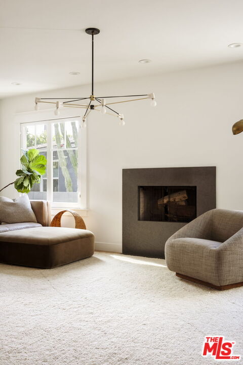 Building Photo - 601 Crestmoore Pl