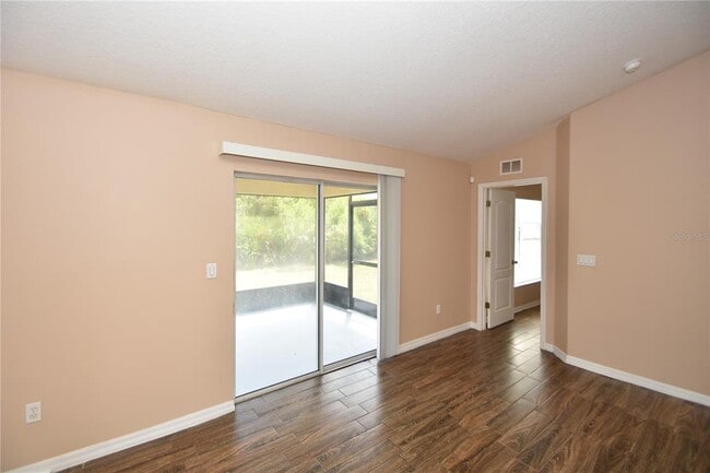 Building Photo - 13 Sergeant Ct