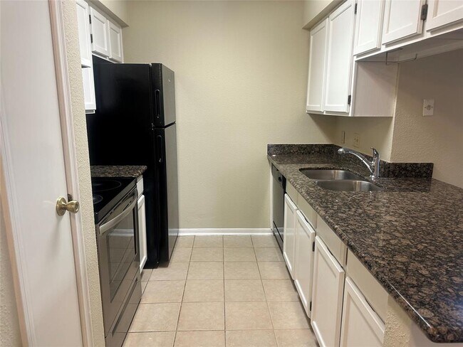 Building Photo - 2120 El Paseo St