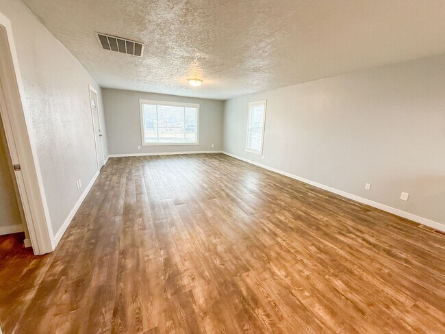 Building Photo - Cozy Single-Family Home with large yard in Caldwell