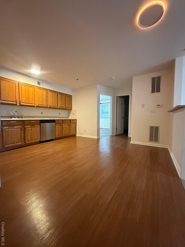 Building Photo - 192 Osborne Rd