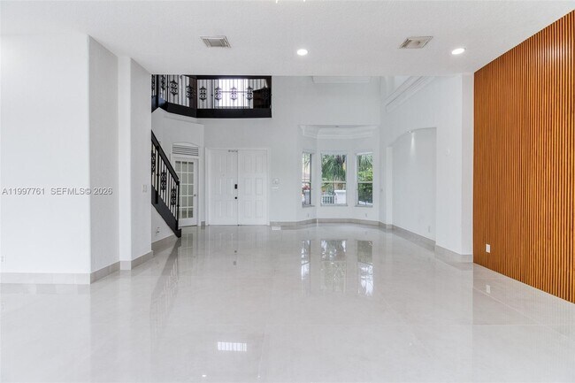 Building Photo - 5363 SW 38th Ave