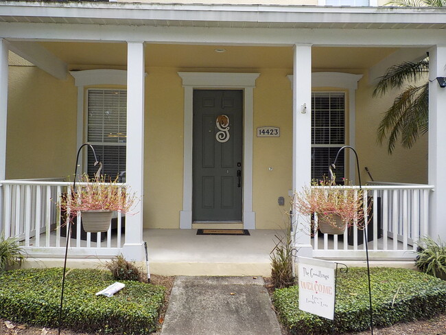 Primary Photo - Lovely 4/3.5 Town Home in Summerport with ...