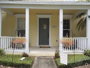 Building Photo - Lovely 4/3.5 Town Home in Summerport with ...