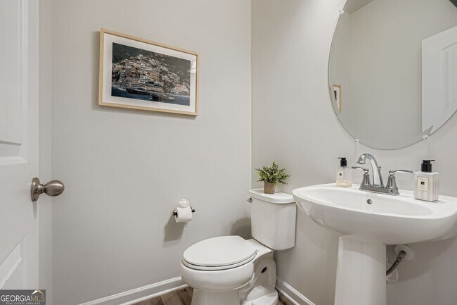 Building Photo - 4630 Blake Lp