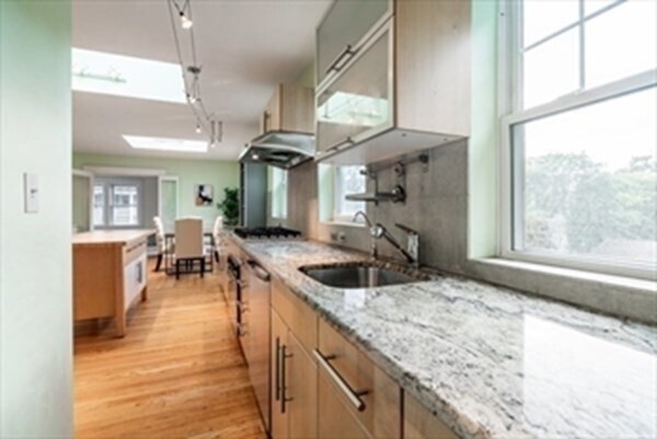 Building Photo - 109 Rockview St