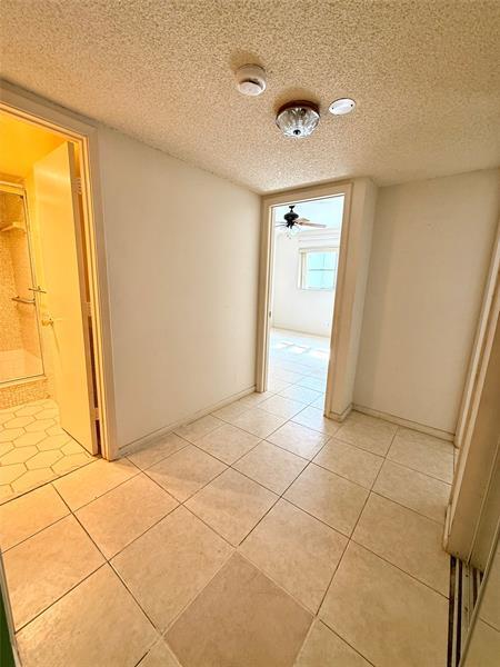 Building Photo - 4821 NW 22nd Ct