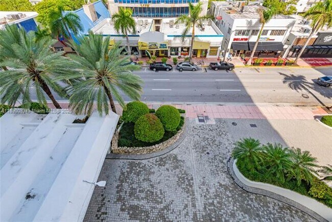 Building Photo - 6917 Collins Ave