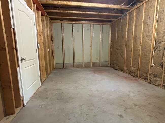 Building Photo - 143 Inlet St