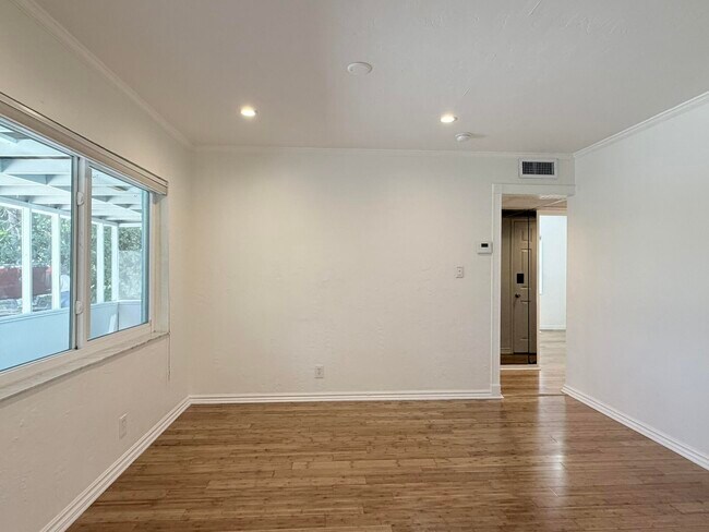 Building Photo - 1413 SW 23rd Ave