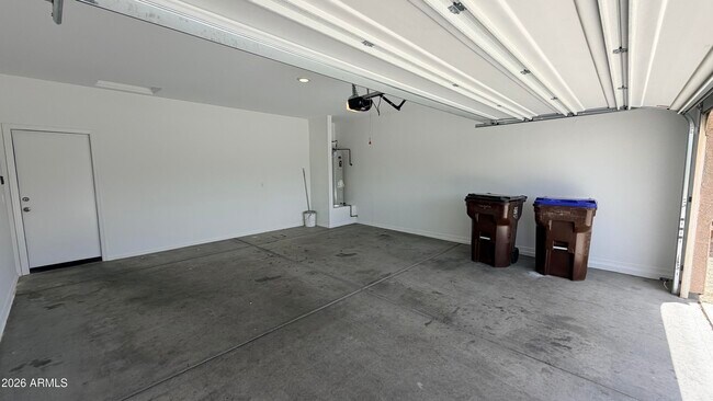 Building Photo - 35420 W San Alvarez Ave