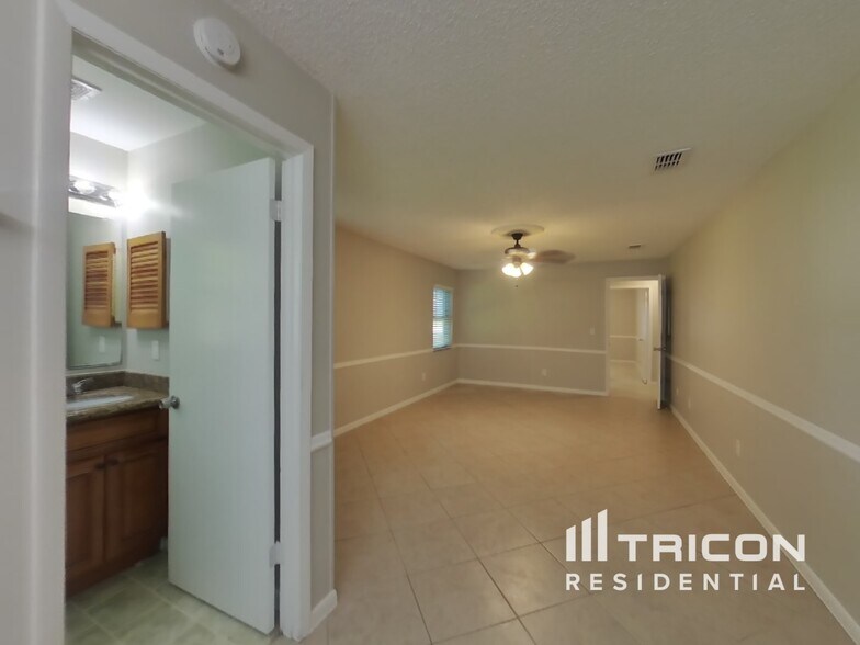Building Photo - 38750 James Ct