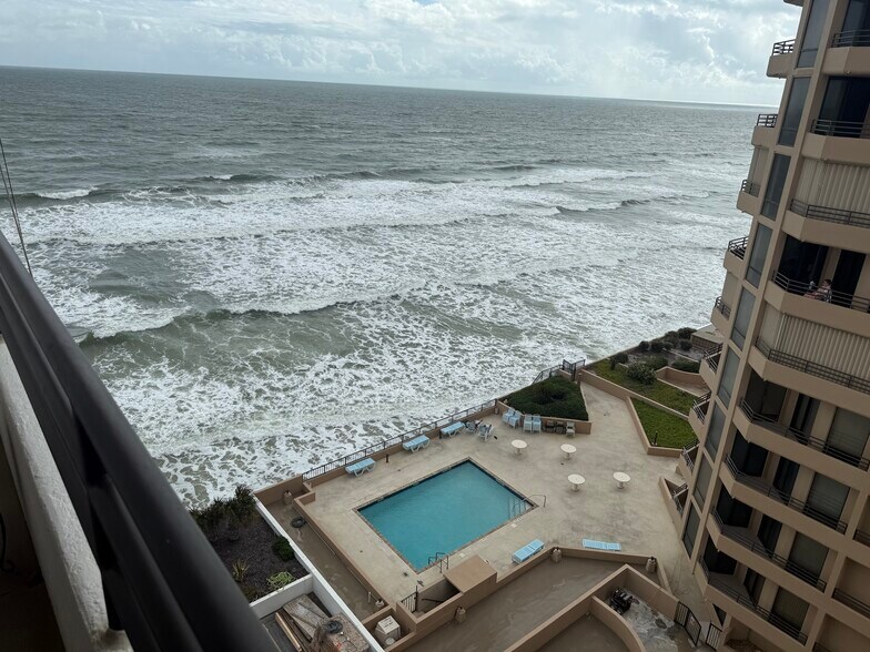 Building Photo - 3013 S Atlantic Ave