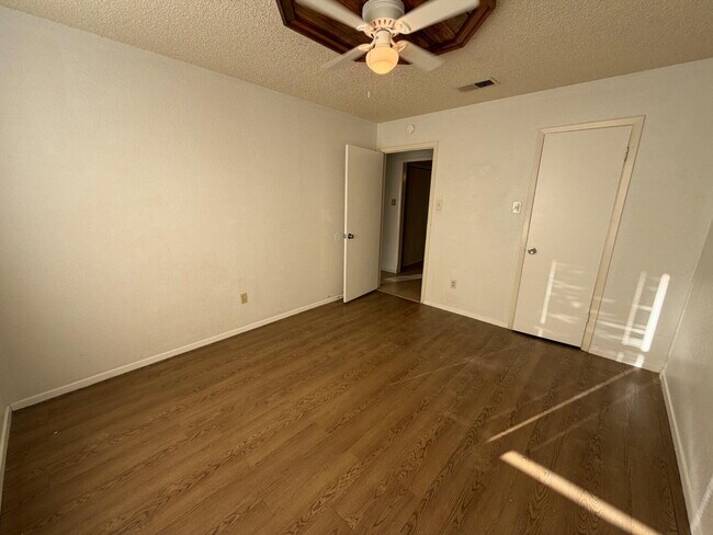 Building Photo - 7407 Waco Ave