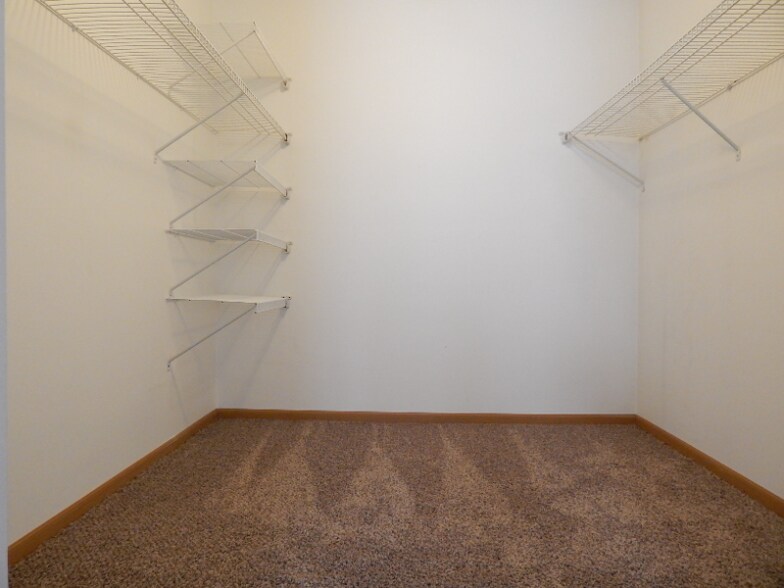 Building Photo - 1112 W 4th St