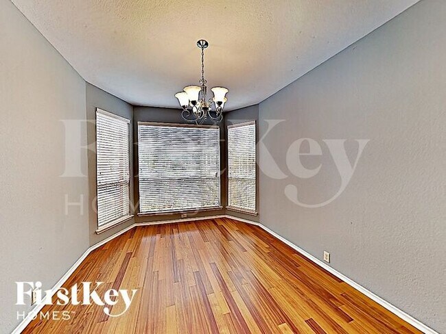 Building Photo - 7885 Parkmount Ct