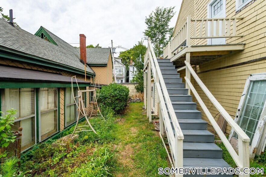 Building Photo - 58 Atherton St