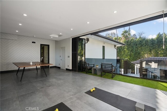 Building Photo - 5535 Shirley Ave