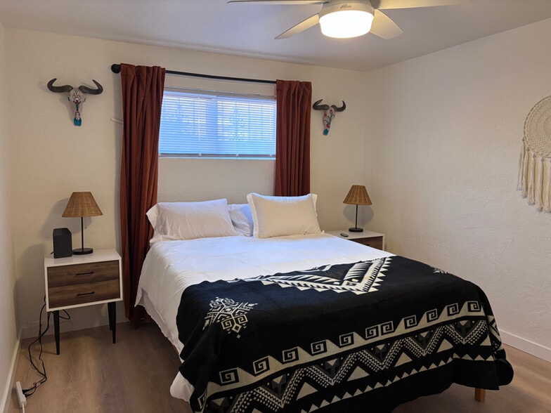 Building Photo - 9402 Claremont Ave NE