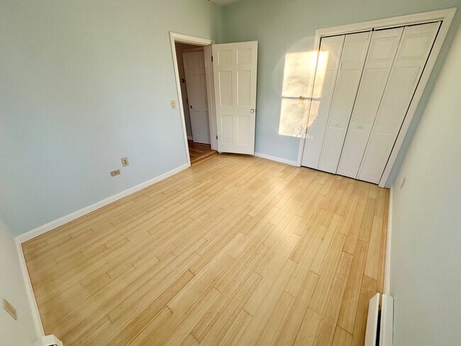 Building Photo - 107 Emery St