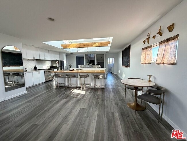 Building Photo - 46 Rose Ave