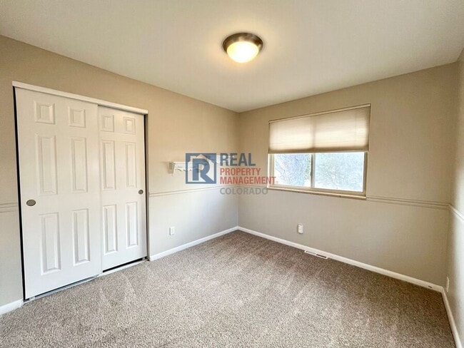 Building Photo - 7074 S Willow St