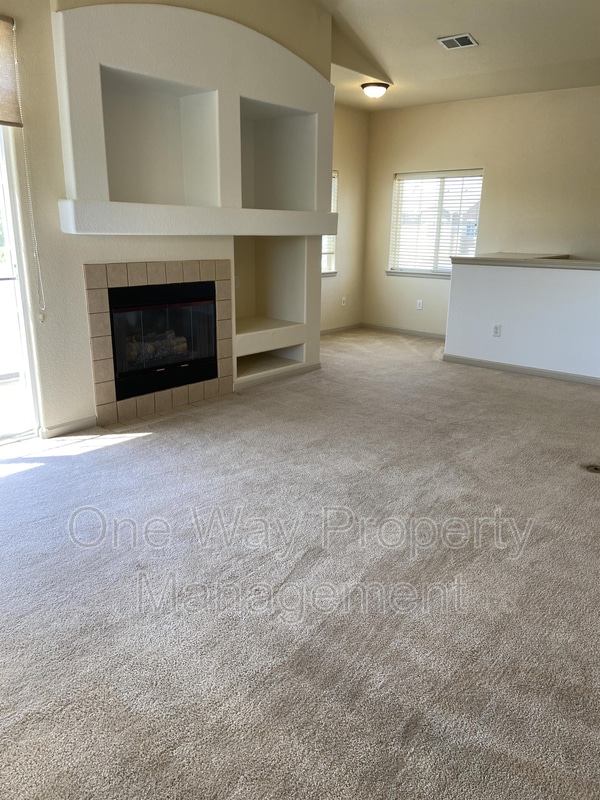 Building Photo - 6607 W 3rd St