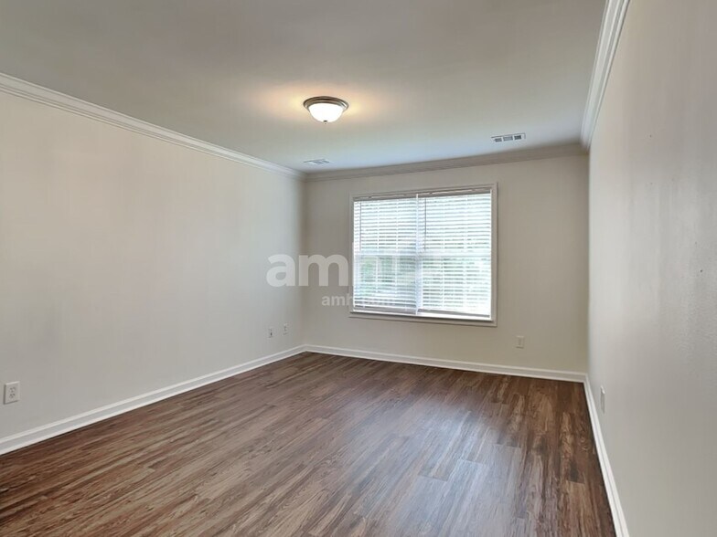 Building Photo - 22 Willow Bend Dr