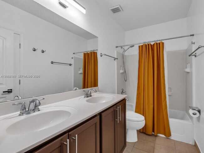 Building Photo - 8956 SW 215th Ln