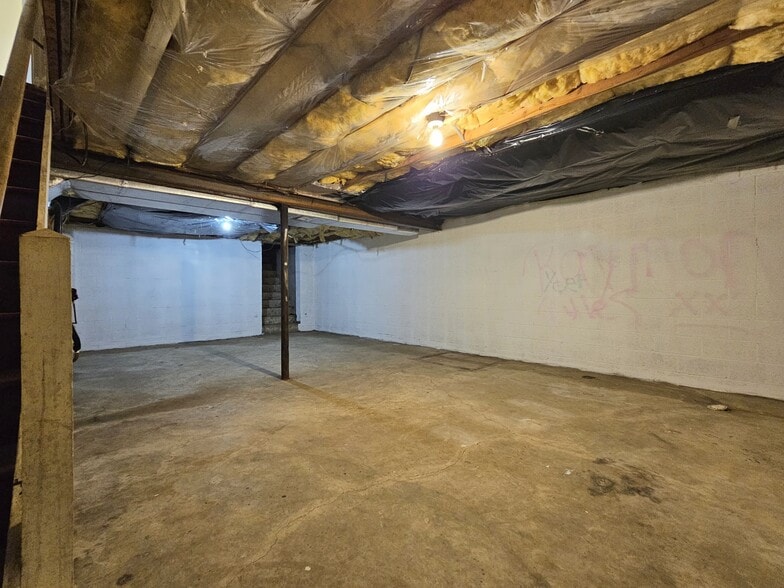 Building Photo - 137 Millview Ct