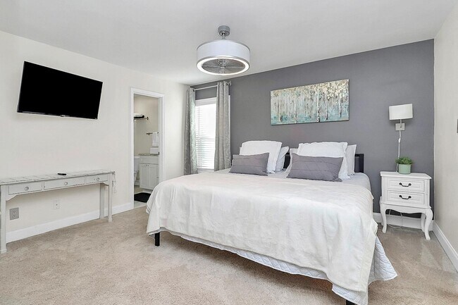 Building Photo - 2016 Brewton Dr