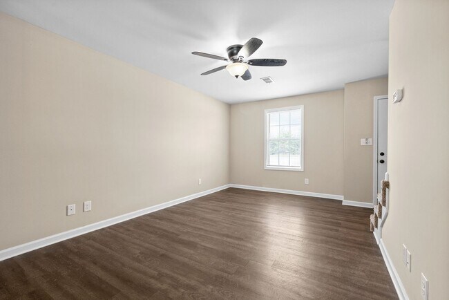 Building Photo - 622 Appleton Dr