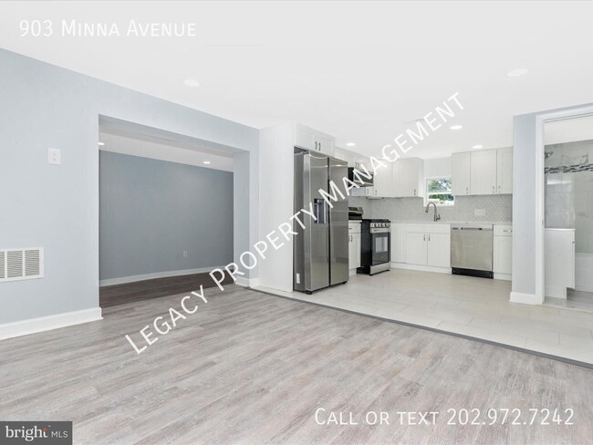 Building Photo - 903 Minna Ave
