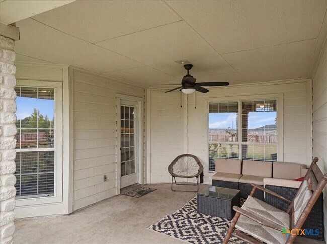 Building Photo - 1200 Lancelot Dr