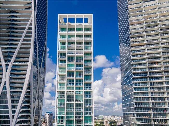 Building Photo - 1040 Biscayne Blvd